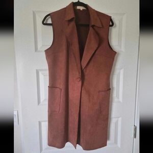 Solitaire Sleeveless Long Vest in Rust